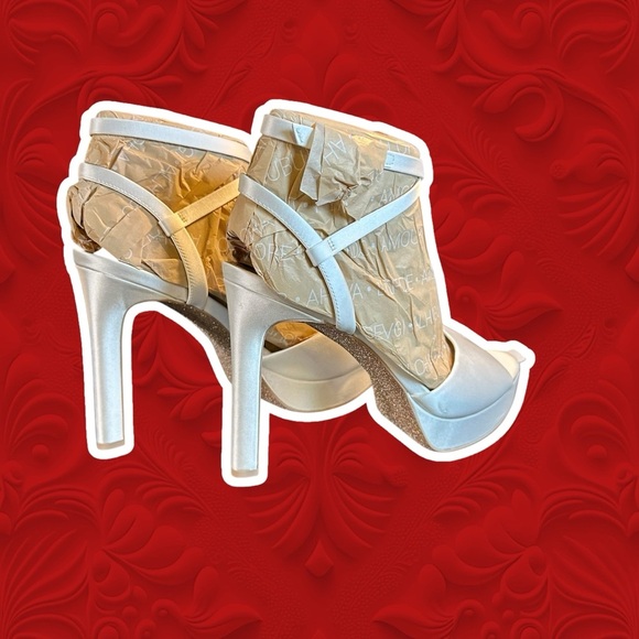 NWT Pnina Tornai for Naturalizer Bridal Shop ‘Ai Dress Sandal’ in “White Satin” - Picture 12 of 16